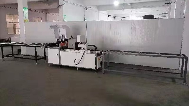 工業(yè)鋁型材自動鋸的優(yōu)點(diǎn)有哪些？知道這些優(yōu)點(diǎn)為您節(jié)省很多人工成本！