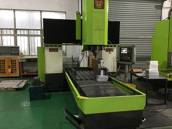 汽車電池托盤(pán),水冷板焊接設(shè)備哪里有？科鼎數(shù)控摩擦攪拌焊接設(shè)備