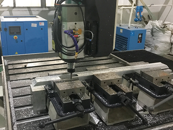 五軸加工中心與三軸加工中心區(qū)別大嗎？-科鼎數(shù)控