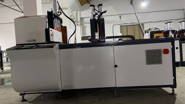 講解鋁圓管鋸切機(jī)組裝的第四步！